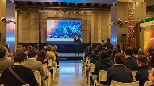 Ministro de Ciencia inauguró Día de la Astronomía en Estación del Sol del Metro de Santiago