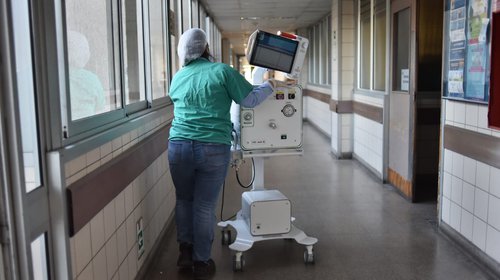 Ventiladores hechos en Chile son donados a Hospital Barros Luco para apoyar la demanda de los centros de salud de la Región Metropolitana