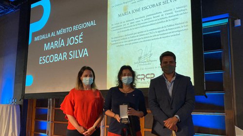 Seremi de Ciencia de la Macrozona Centro recibe medalla al mérito regional 2021