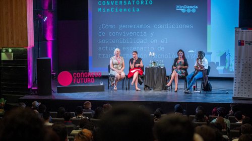 “Necesitamos avanzar hacia una sociedad que esté más involucrada en generar espacios de colaboración y las tecnologías nos pueden ayudar”