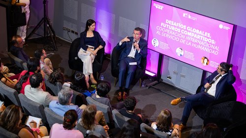 MinCiencia lidera panel sobre colaboración internacional y ética tecnológica en Congreso Futuro 2026